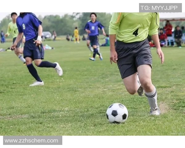 球星归来点燃热血足球梦想 再度征战绿茵场创造辉煌时刻