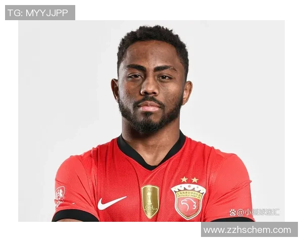 足球巨星染一头亮黄色头发引发球迷热议场内外造型同样吸睛