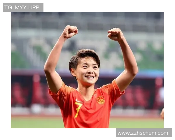 女足球星身材揭秘：力量与美感并存的运动之美