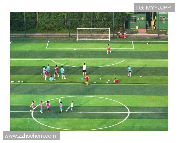 铁窗内的绿茵梦监狱球星用足球书写自由与希望