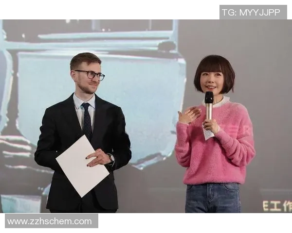 波兰光头足球明星的传奇故事与赛场风采解析 波兰光头足球明星的传奇故事与赛场风采解析